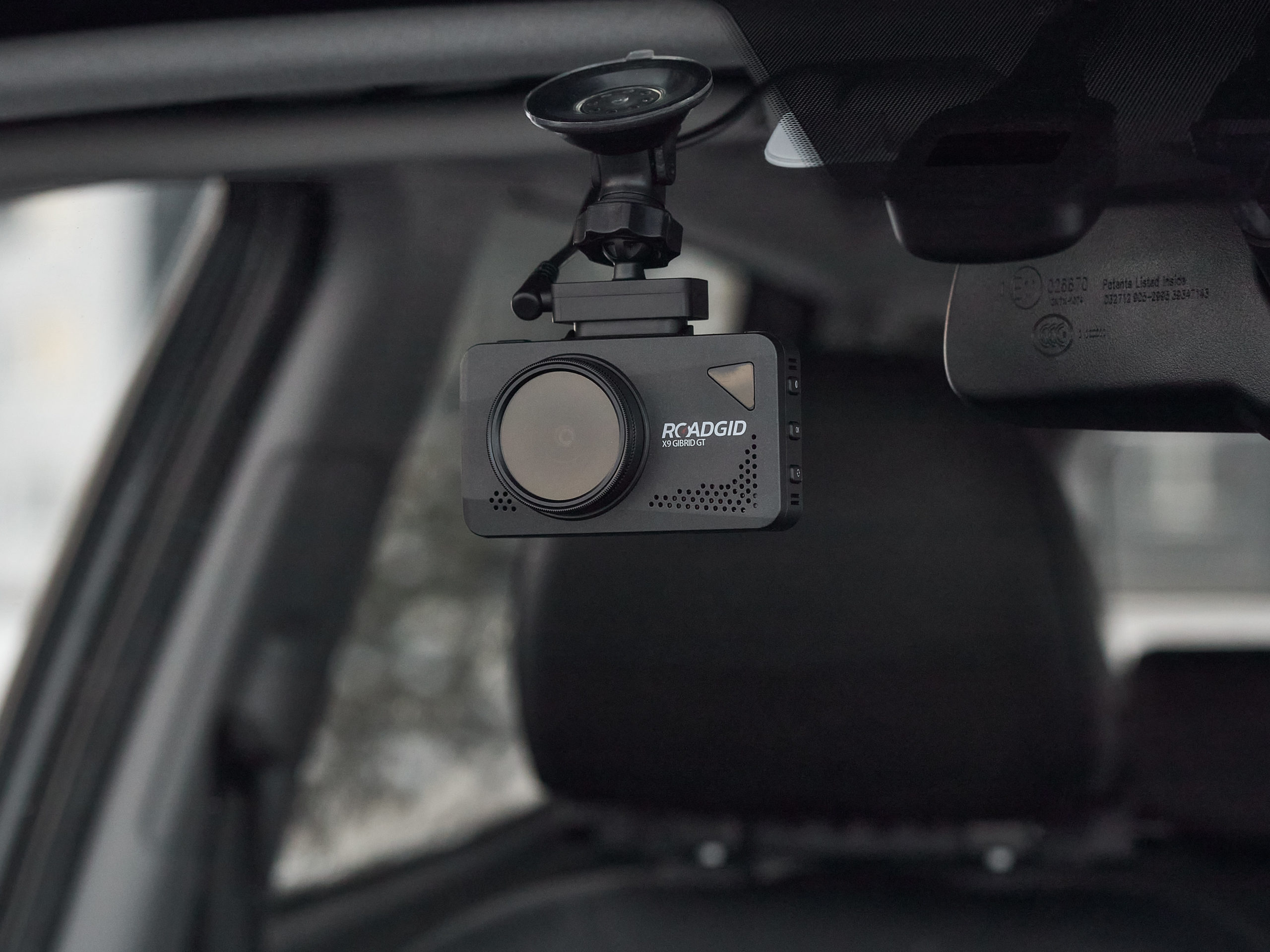 Важность установки видеорегистратора в автомобиле для обеспечения личной безопасности на дороге
